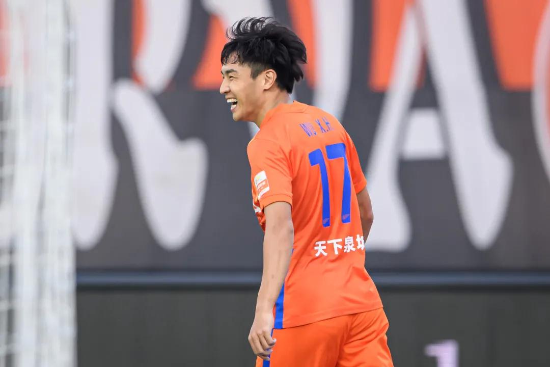 بطل الدوري الإنجليزي عام 2021قصة انتصار مانشستر سيتي